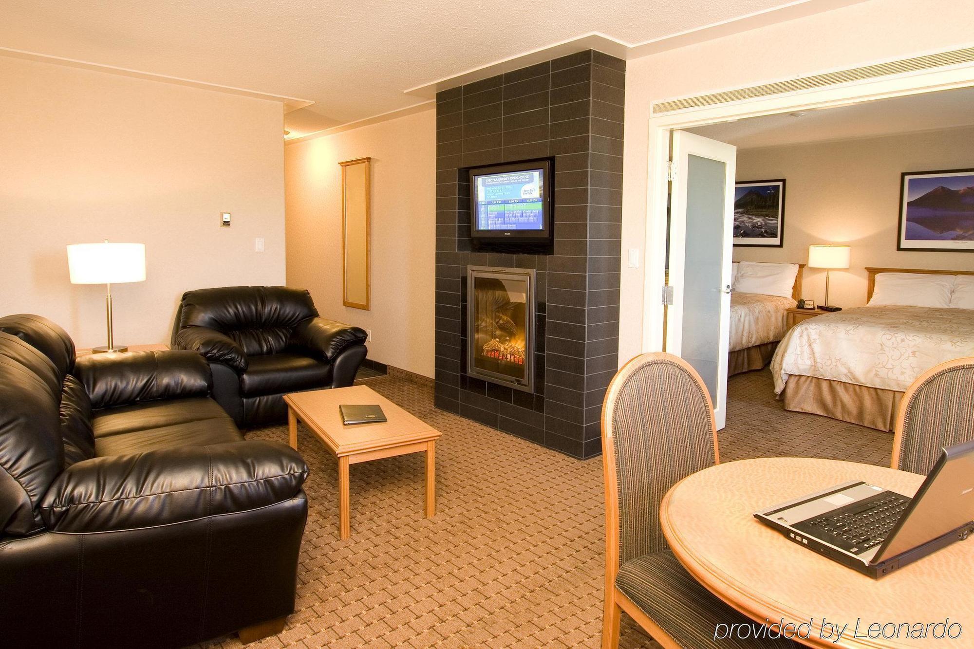 Woodlands Inn & Suites Fort Nelson Habitación foto